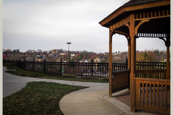 Sunrise Senior Living of Upper St. Clair 63154_SunriseofUpperStClair_UpperStClair_PA_Garden5