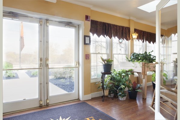 Sunrise on the Scioto 63079_SunriseatTheScioto_Columbus_OH_InteriorPorchsmall