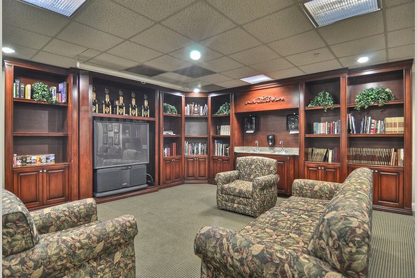 Vintage Cerritos Vintage%20Cerritos_Cerritos_Assisted%20Living_Web-42