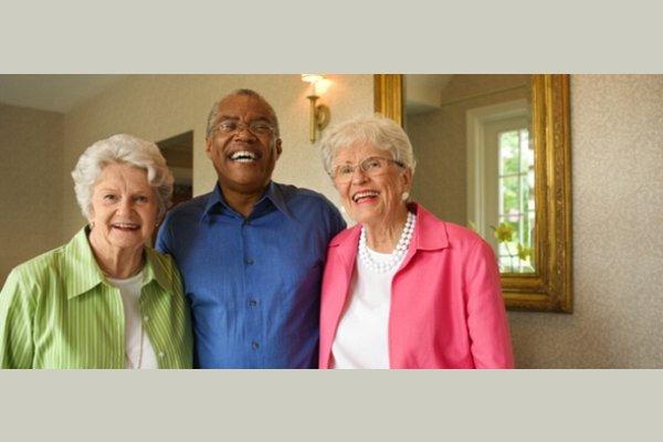 Morningside of Columbus thumb_activities-03-group-in-hallway