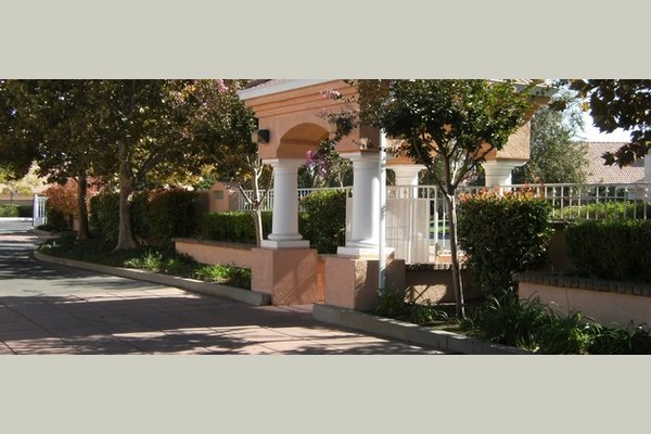 The Regency Place Regency_Gate