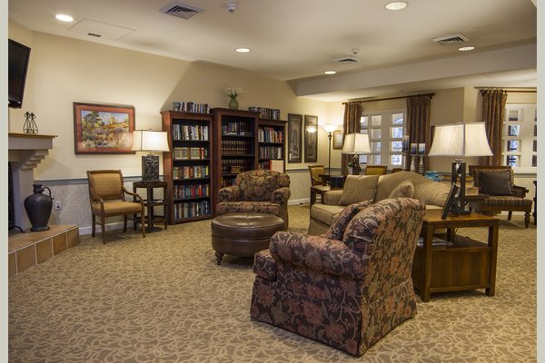 Sunrise of Mission Viejo 63137_SunriseatMissionViejo_MissionViejo_CA_Sitting