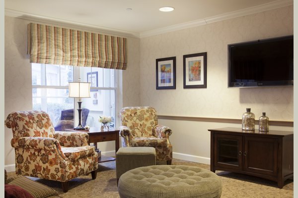 Sunrise At East Cobb 63141_SunriseatEastCobb_Marietta_GA_Sitting