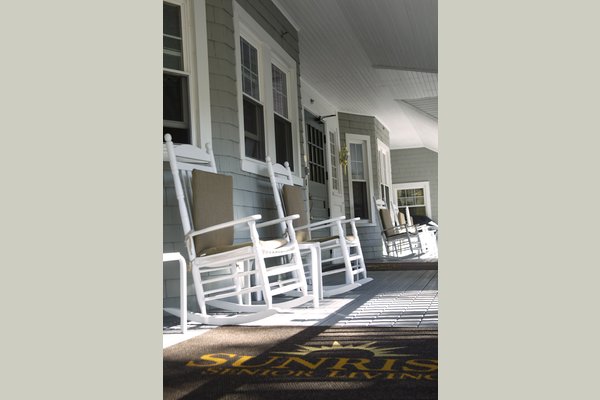 Sunrise of Weston 63206_SunriseofWeston_Weston_MA_ExteriorPorch