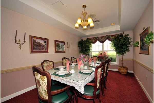 Sunrise of Smithtown   63127-Independent-Living-Facility-Smithtown-NY