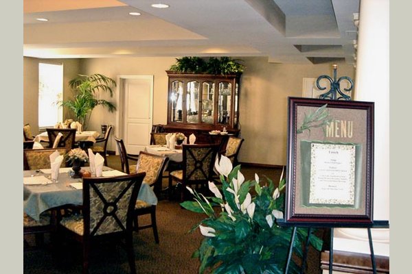 Vintage Sonoma senior-assisted-living-dining-sonoma-california