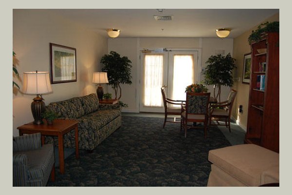 Emeritus at Outlook Manor LAQQ29_still_s22