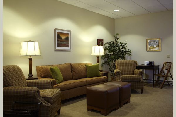 Brighton Gardens of Wheaton 62024_BrightonGardensofWheaton_Wheaton_IL_Sitting