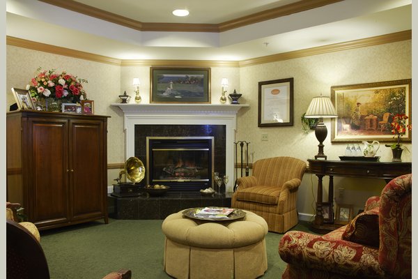 Sunrise of Barrington 63306_SunriseofBarrington_Barrington_IL_Sitting2