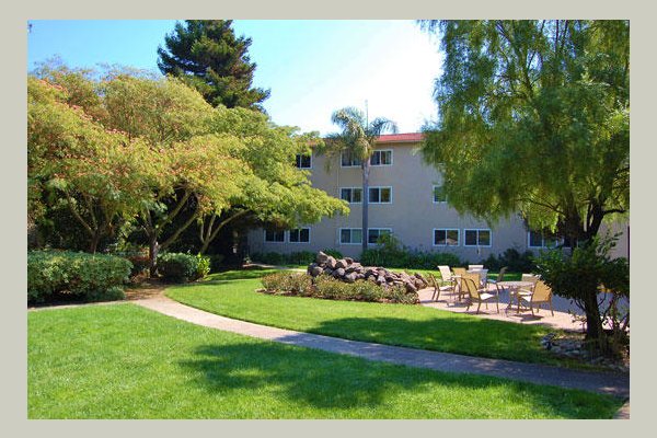 Emeritus at Creekside Lodge FHJ76A_still_s28