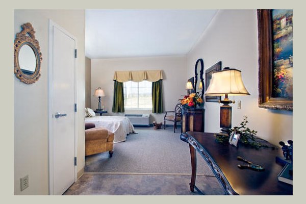 Emeritus at Long Cove Pointe Memory-Care-Studio-entry