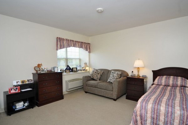 Beaver Falls Plaza Chippewa-Room1
