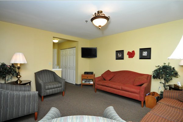 Beaver Falls Plaza Chippewa-Sitting-Room1