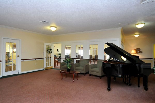 Beaver Falls Plaza Chippewa-Piano-Room