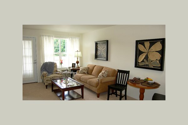 Scholl Canyon Estates 11_LivingRoom2