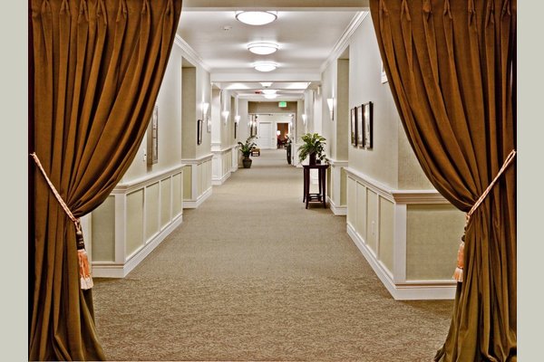 Meydenbauer Medical & Rehabilitation Center 2nd-fl-hall