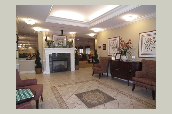 Emeritus at Rancho Mirage lobby