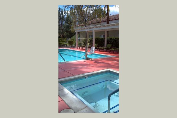 Emeritus at Rancho Mirage swimming%2520pool