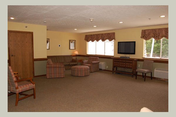 Emeritus at Chestnut Hill 24E3HB_still_s18