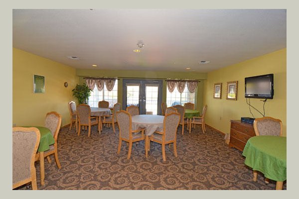 Emeritus at Englewood Heights UTM8KV_still_5coar