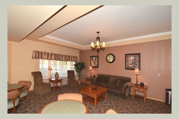 Emeritus at Englewood Heights UTM8KV_still_6coar