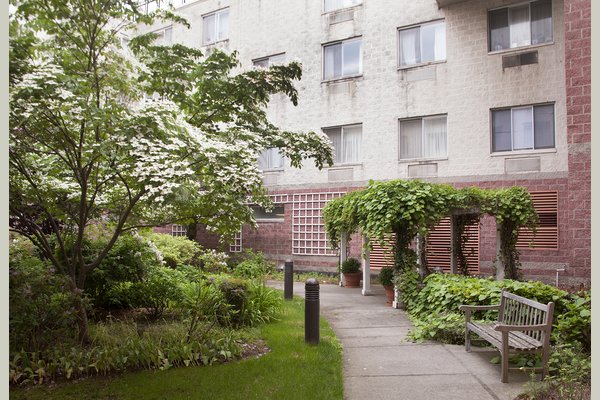 Sunrise at Sheepshead Bay 63059_SunriseatSheepsheadBay_Brooklyn_NY_Garden2small