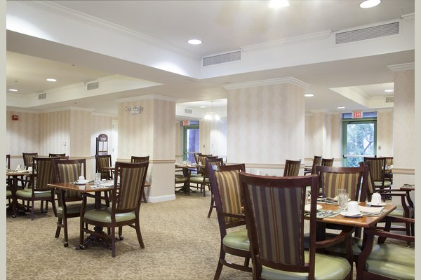 Sunrise at Sheepshead Bay 63059_SunriseatSheepsheadBay_Brooklyn_NY_Diningsmall