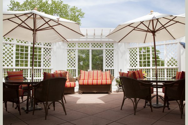 Sunrise of Cresskill 63063_SunriseofCresskill_Cresskill_NJ_ExteriorPorchsmall