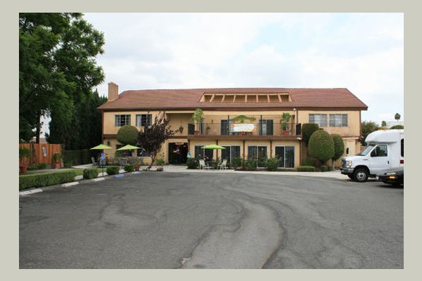 Emeritus at Casa Whittier Z8WDP7_still_fcpx