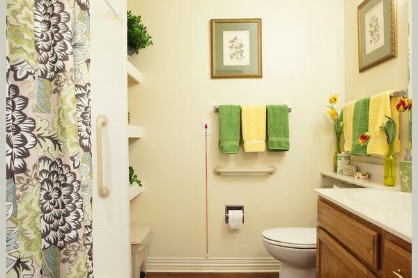 Sunrise Senior Living of Lower Makefield 63304_SunriseLowerMakefield_Yardley_PA_AptBathsmall