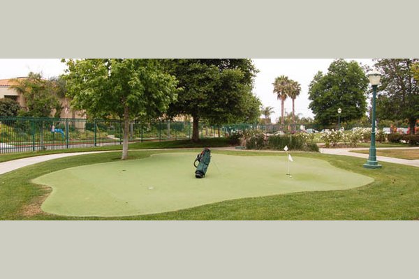 Silverado Senior Living-Encinitas putting-green-encinitas2