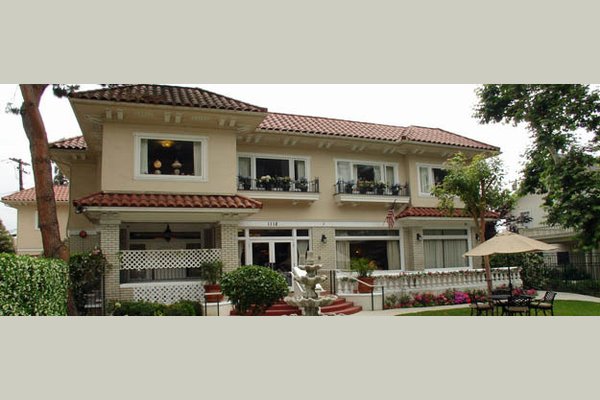 Silverado Senior Living -The Huntington huntington-senior-living-1