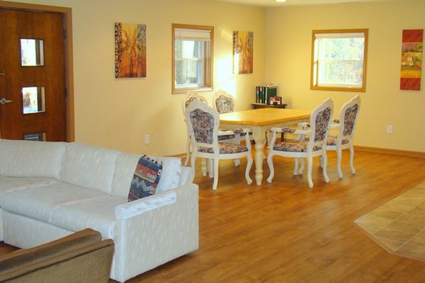 Eason House 99939