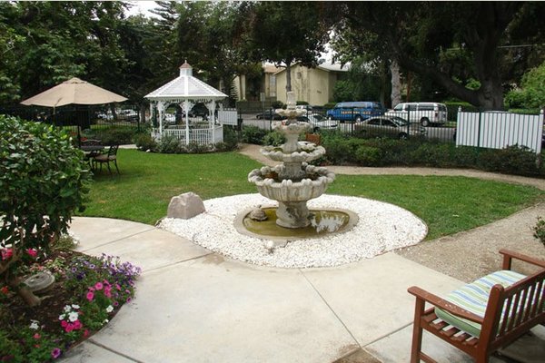 Silverado Senior Living -The Huntington 115184