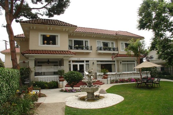 Silverado Senior Living -The Huntington 115196