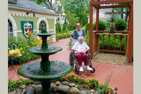 Elena's ElderCare P1060605