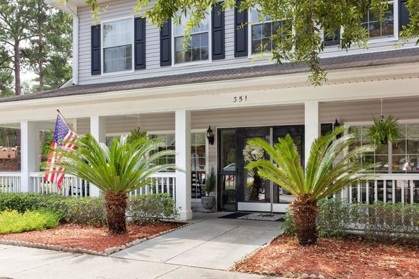 Summer Breeze Senior Living Summer Breeze 7 Exterior Front Entrance