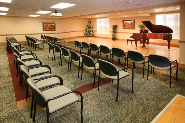 Hart Hall gathering room at Oak Park Place Wauwatosa