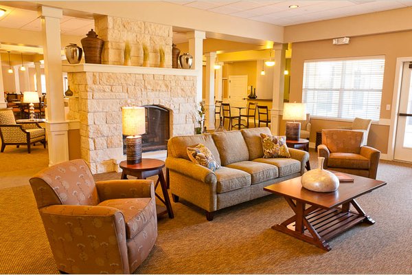 Stoney Brook of Hewitt boasts cozy living areas throughout the community where residents can gather for lively conversation or a quiet cup of coffee.  