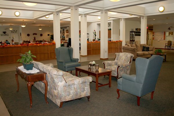 A view to the dining room from the lobby area