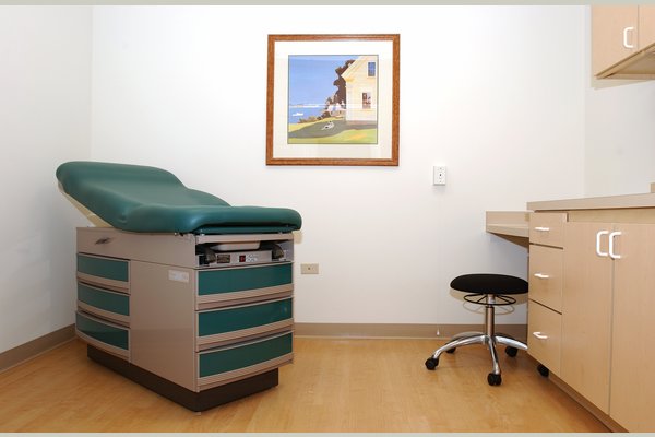 Our award-winning VIVA! Plus coordinated care model brings the medical services that you need right to the comfort of your home.