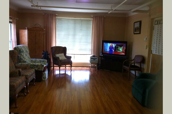 Woodside Senior Residence photo (9)