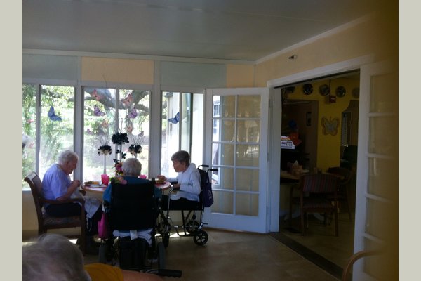 Woodside Senior Residence photo (11)