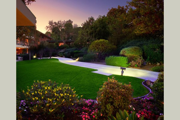 Royal Oaks 10-courtyard