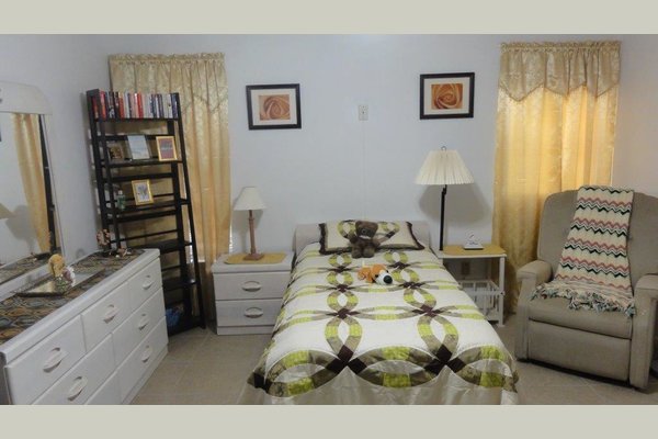 Pondella Serenity Court