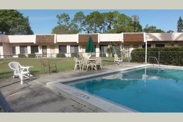 Lamplight Inn of Fort Myers