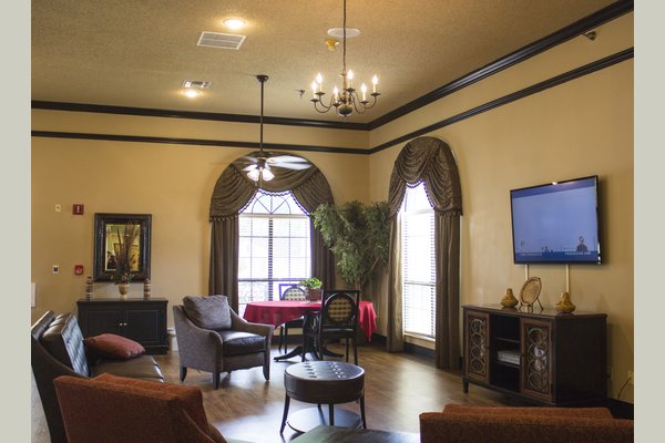 Legend Healthcare And Rehabilitation - Paris - Common Areas