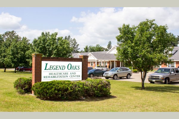 Legend Oaks Healthcare And Rehabilitation - Gladewater - Sign