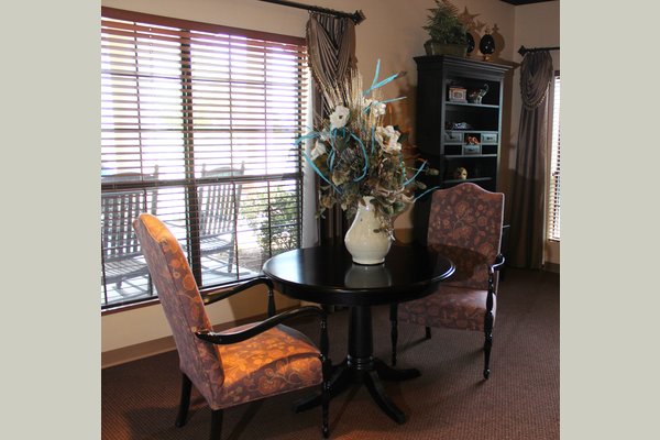 Legend Oaks Healthcare And Rehabilitation - West Houston - Sitting Area