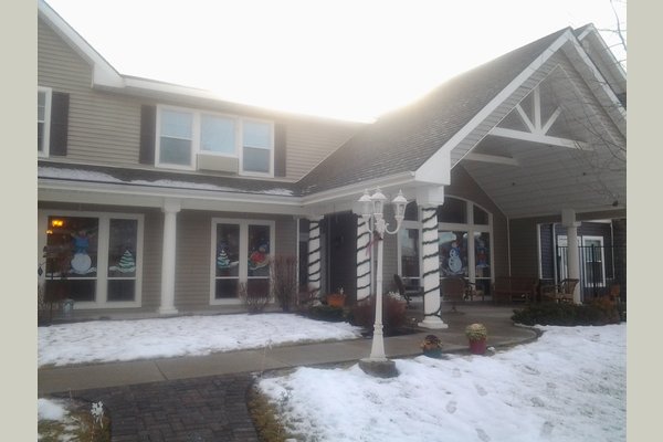 Beautiful two story home with restaurant style dinning and a full activity schedule 7 days a week! Assisted living @ it's finest!